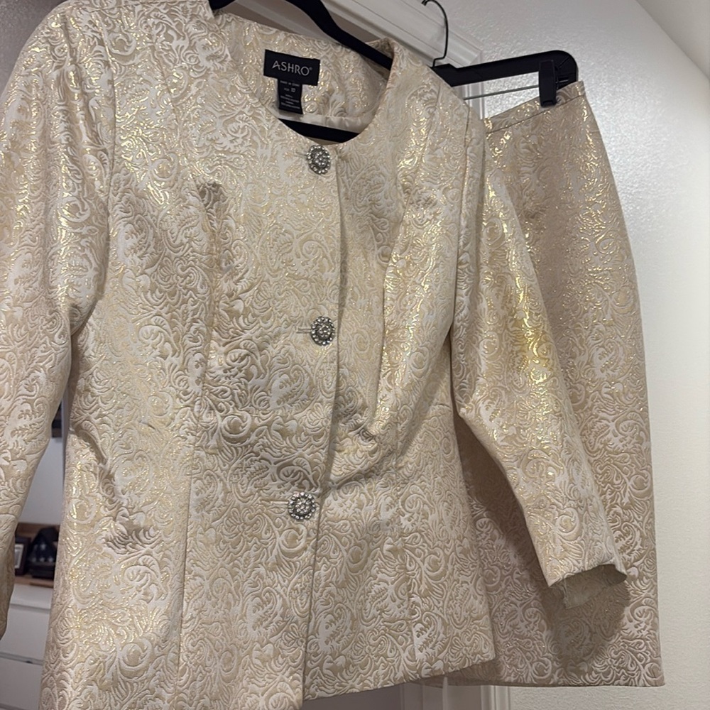 Ashro Skirt Suit